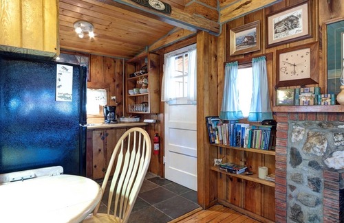 Buena Vista Cabin | Autumn/Fire Side in Buena Vista