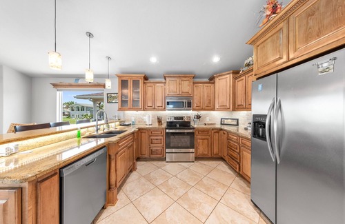 Port Isabel Cottage | Available for Spring! Best view of 4th on the green! #564