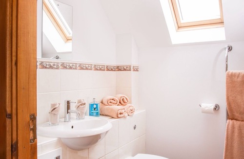 Alness House | Available Now | Spacious En-Suite, Wi-Fi + Parking