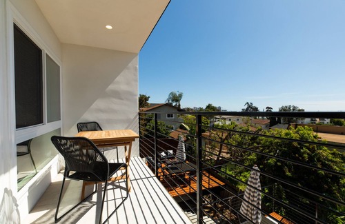 Middletown Apartment | Avalon 2 Unit Buyout (II & IV) by AvantStay | Mins to Gaslamp! Patio w/BQQ