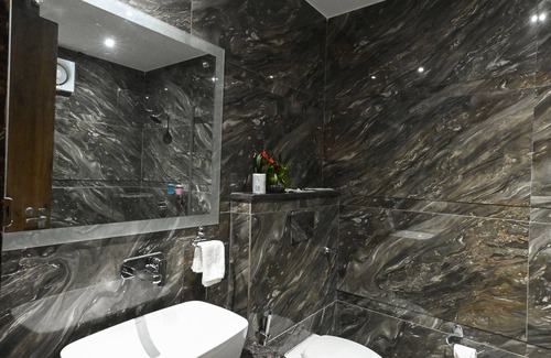 Agra Hotel | Avalon Palms Agra