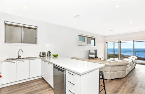 Sellicks Beach House | Avaya Beachhouse: Sellicks Beachfront Getaway