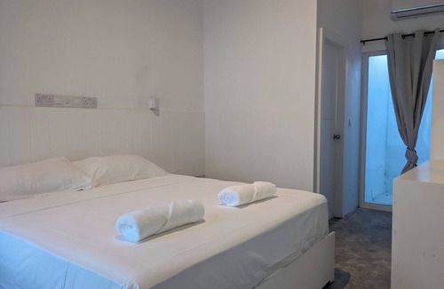 Thoddoo House | Avi Guesthouse