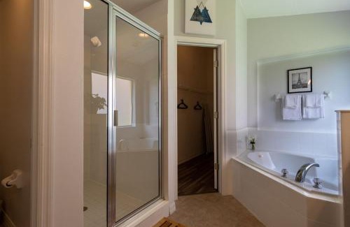 Loughman House | Aviana resort near Disney, private pool home, free WiFi, washer and dryer and more