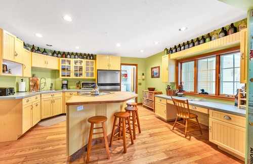 Boyne Falls House | Awesome, 5 bedroom, private Boyne Falls home close to Boyne Mountain.