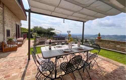 Civitella Benazzone Apartment | Awesome Apartment In Civitella Benazzone With House A Panoramic View