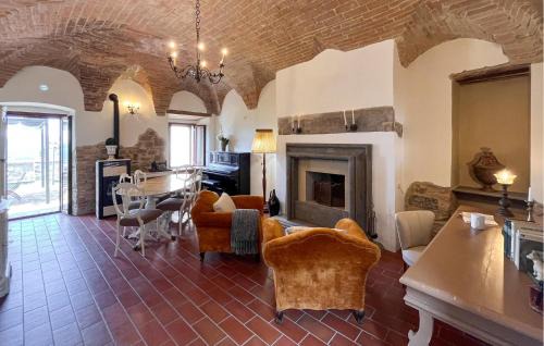 Civitella Benazzone Apartment | Awesome Apartment In Civitella Benazzone With House A Panoramic View