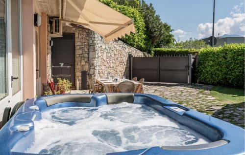 Riva di Solto Apartment | Awesome Apartment In Solto Collina Bg