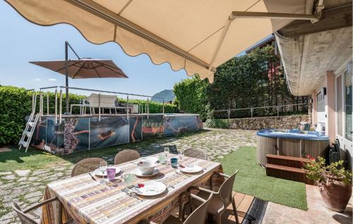 Riva di Solto Apartment | Awesome Apartment In Solto Collina Bg