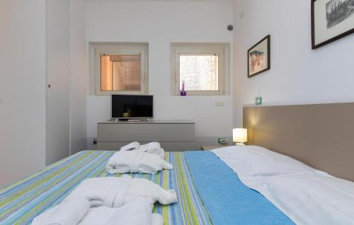Riva di Solto Apartment | Awesome Apartment In Solto Collina Bg