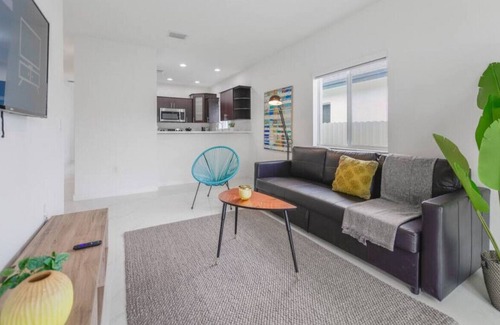 West Little River House | Awesome Brand New 3/2 House With Parking