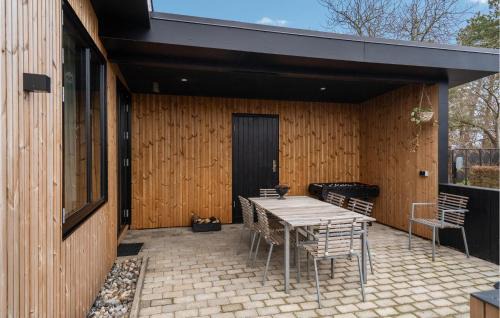 Hvidbjerg Strand House | Awesome Home In Børkop With Kitchen