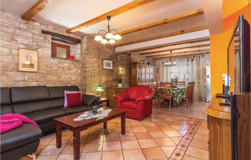 Jakovici House | Awesome Home In Basici