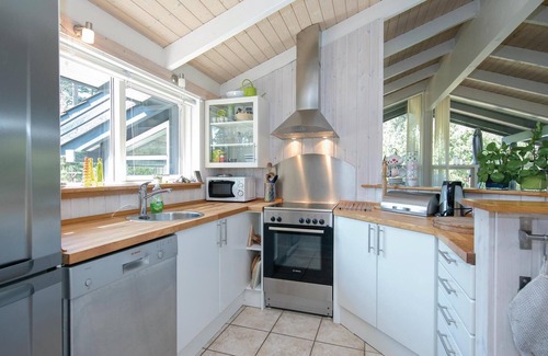 Helberskov Strand House | Awesome home in Hadsund with kitchen