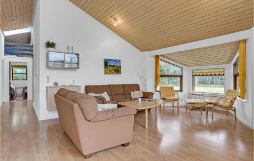 Hou House | Awesome Home In Hals With Kitchen
