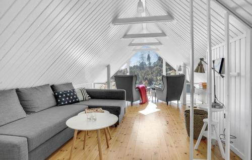Hobro House | Awesome Home In Hobro With Kitchen
