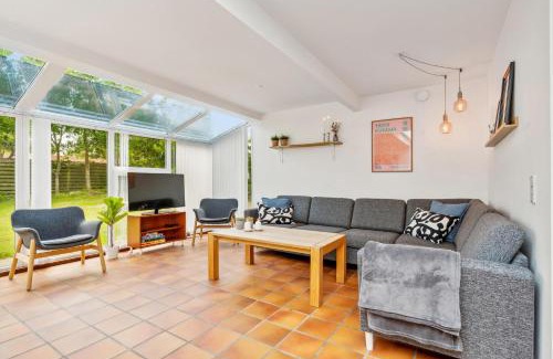 Vibæk Strand House | Awesome Home In Knebel With 2 Bedrooms And Internet