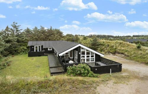 Grønhøj House | Awesome Home In Løkken With Kitchen