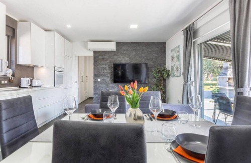 Fazana House | Awesome Home in Peroj With Jacuzzi, Wifi and 2 Bedrooms