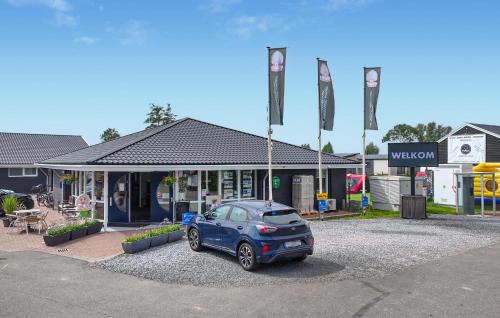 Scherpenisse House | Awesome Home In Scherpenisse With Wifi