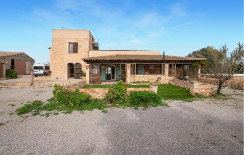 Campos House | Awesome Home In Ses Salines With Kitchen