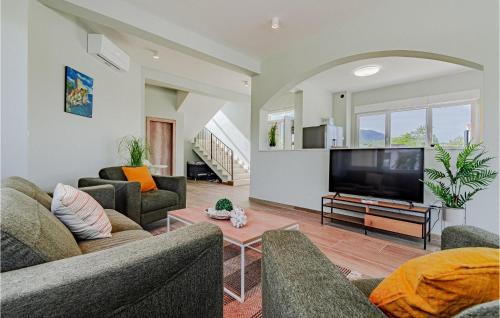 Janjina House | Awesome Home In Sreser