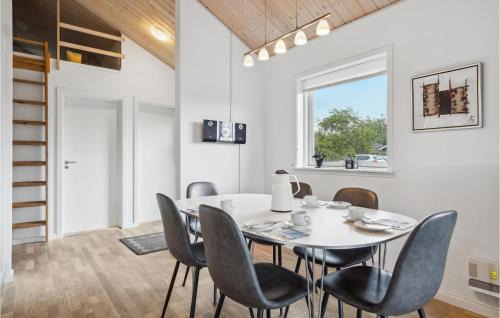 Skaven Strand House | Awesome Home In Tarm With Sauna