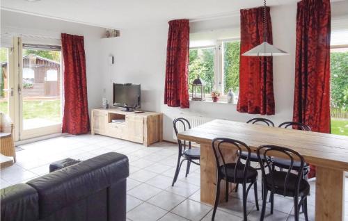 Wemeldinge House | Awesome Home In Wemeldinge With Sauna