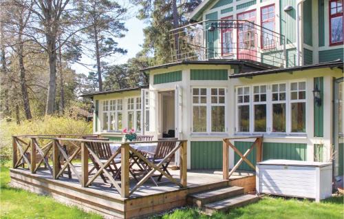 Gamla Staden-Sandskogen House | Awesome Home In Ystad With Kitchen