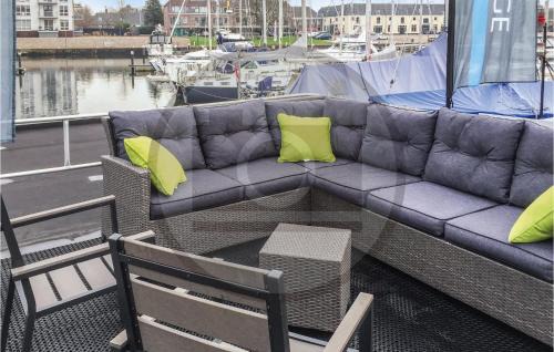 Biddinghuizen Boat Rental | Awesome Ship In Biddinghuizen