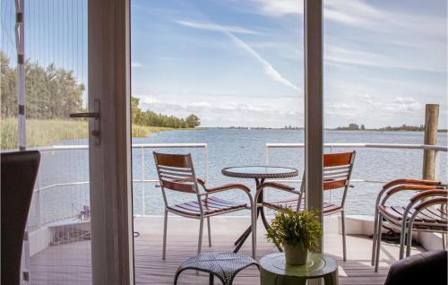 Biddinghuizen Boat Rental | Awesome Ship In Biddinghuizen