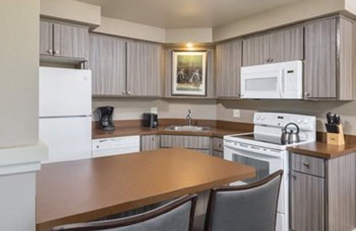 Redmond Resort | Awesome summers and gorgeous winters!