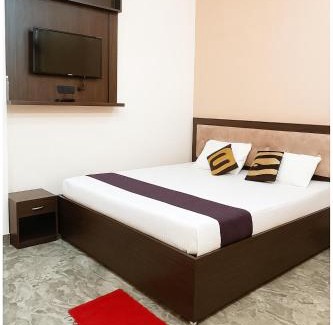 Ayodhya Hotel | AYODHYA HOTEL APRANA PALACE - BEST BUDGET ROOMS - #WI-FI #FULLY AIR CONDITIONING #PARKING - 900 Meters From RAM MANDIR - #Best Selling Hotel In Ayodhya