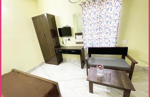 Ayodhya Hotel | AYODHYA HOTEL GANARAJ SHARNAM - Providing Spacious Rooms With Free Wi-Fi - Free Parking Available