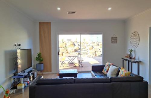 Moonta Bay House | Azure Haven Holiday Home