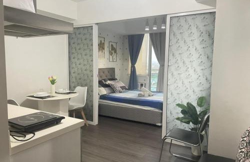 Pasay Hotel | Azure Urban Resort with WIFI and Netflix