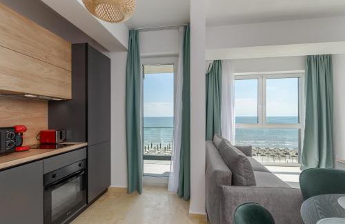 Navodari Apartment | Azzurro Beachfront 2 - Sea View