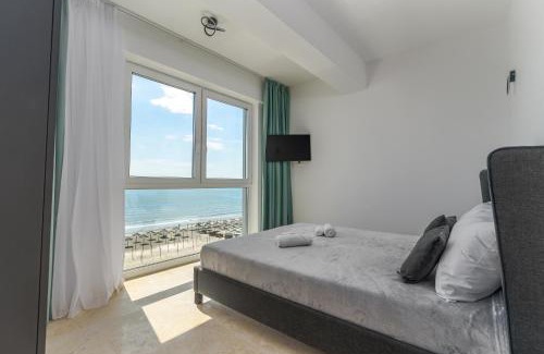 Navodari Apartment | Azzurro Beachfront 2 - Sea View
