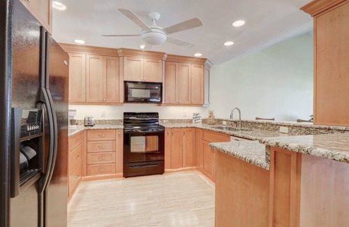 Royal Harbor Condo | B-2 - Waterfront Condo Near Naples Bay & Beaches