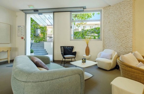 Antibes Hotel | B&B HOTEL Antibes Juan-les-Pins