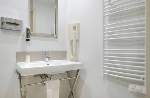 Antibes Hotel | B&B HOTEL Antibes Juan-les-Pins