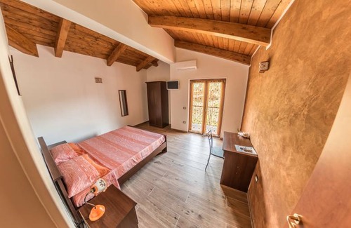 Roccadaspide Cabin | B&b La Mortella With Pool