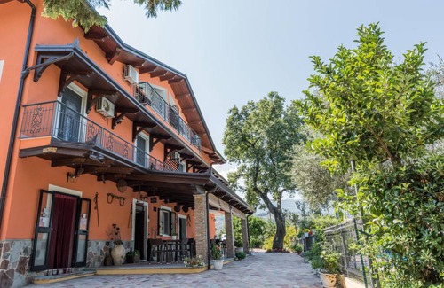 Roccadaspide Cabin | B&b La Mortella With Pool