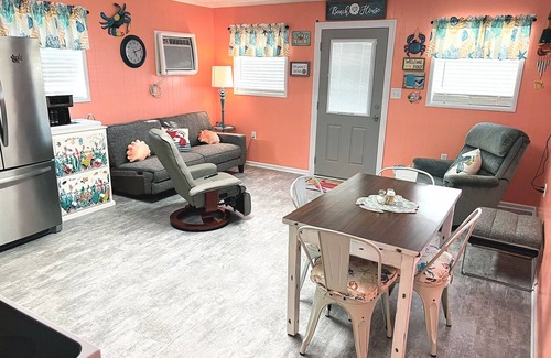 Grand Isle House | B & G Crab Shack Perfect a Small Group