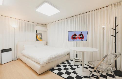 Seogyo-dong Villa | B'Near Hongdae Station, 30sec on foot
