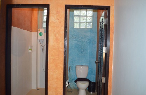 Khanom Hotel | B Square Hotel