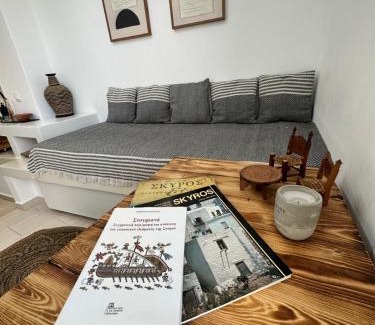 Skiros Apartment | Babatseratsi skyrian studio 2