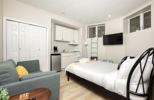 Prudential - St. Botolph Apartment | Back Bay Simple Studio Apartment
