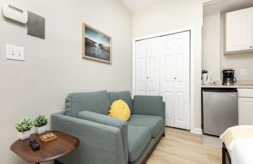 Prudential - St. Botolph Apartment | Back Bay Simple Studio Apartment