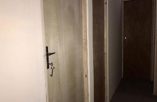 Abu Dhabi City Center House | Backpacker's Bed - No Parking